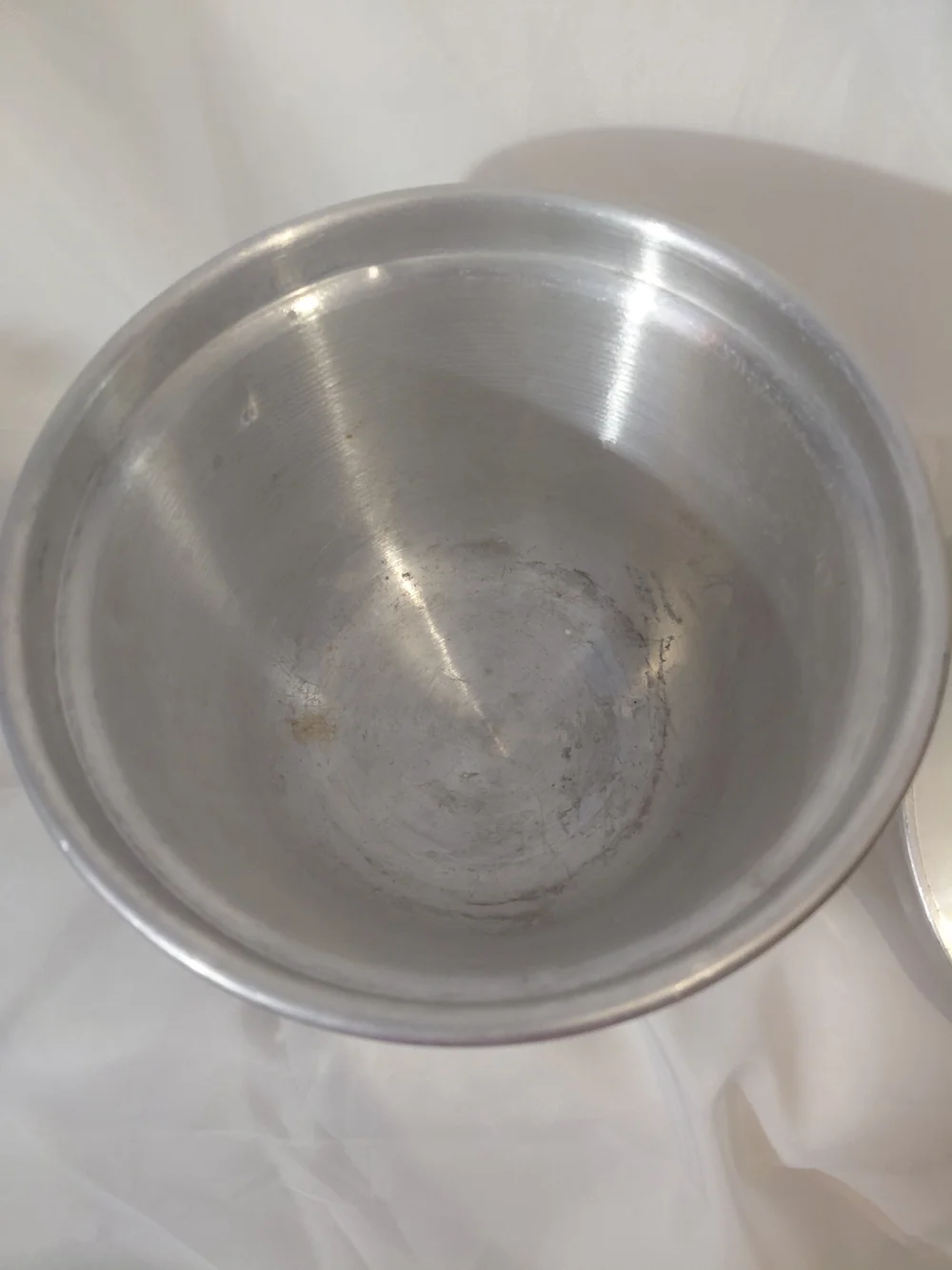 Hammered Silver Metal Ice Bucket with Lid and Handles